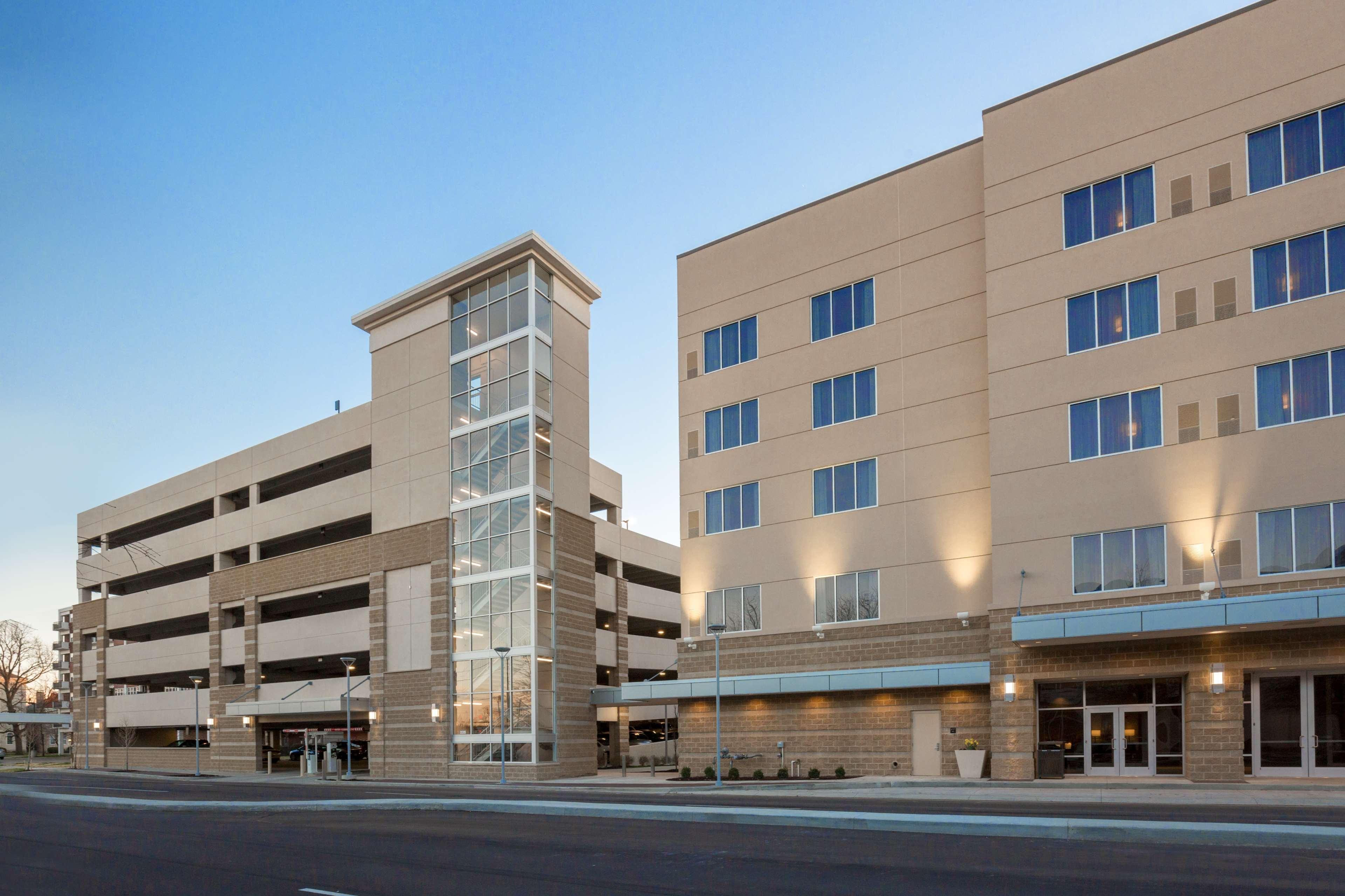 Doubletree By Hilton Evansville Exterior photo