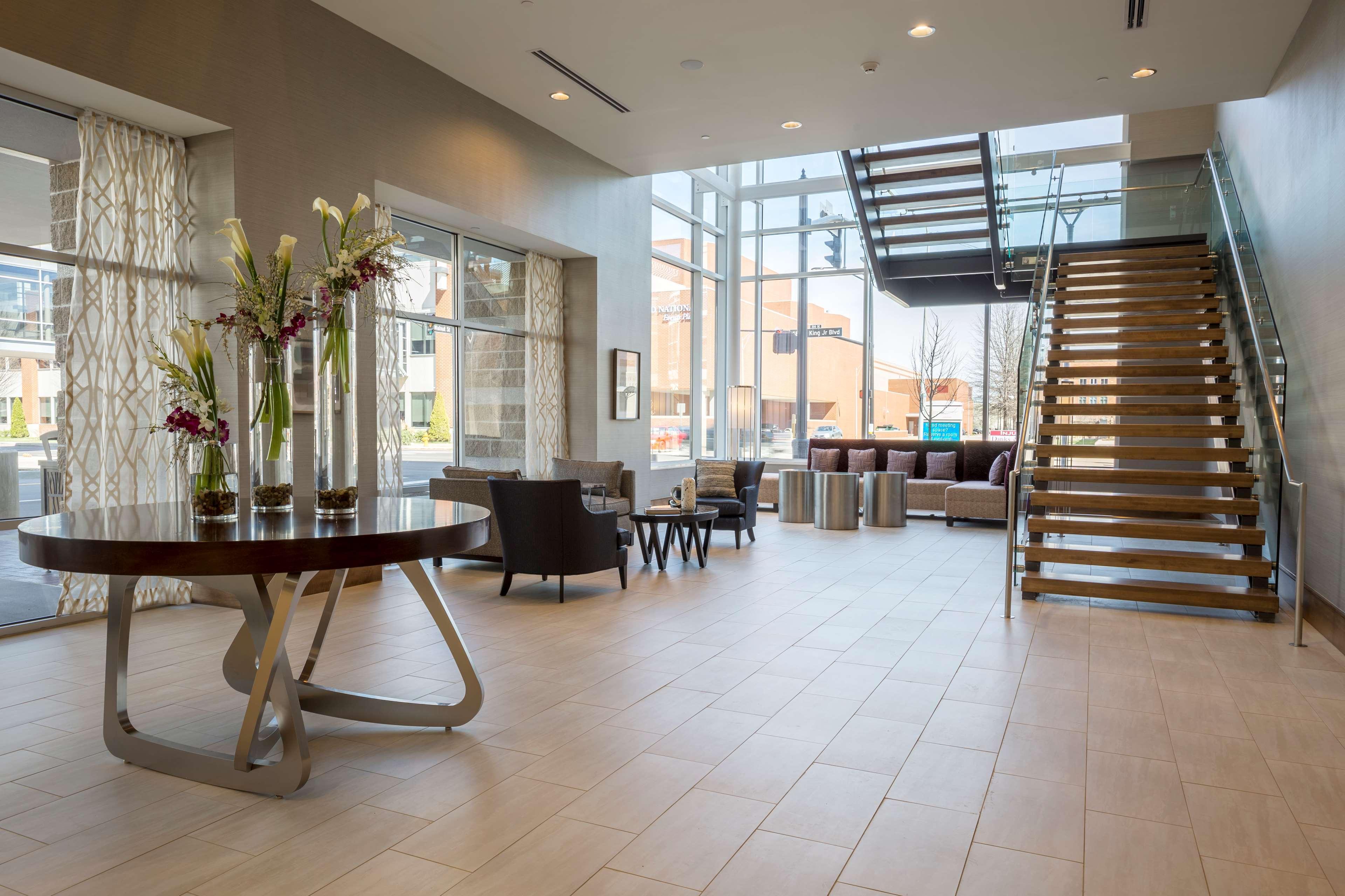 Doubletree By Hilton Evansville Exterior photo
