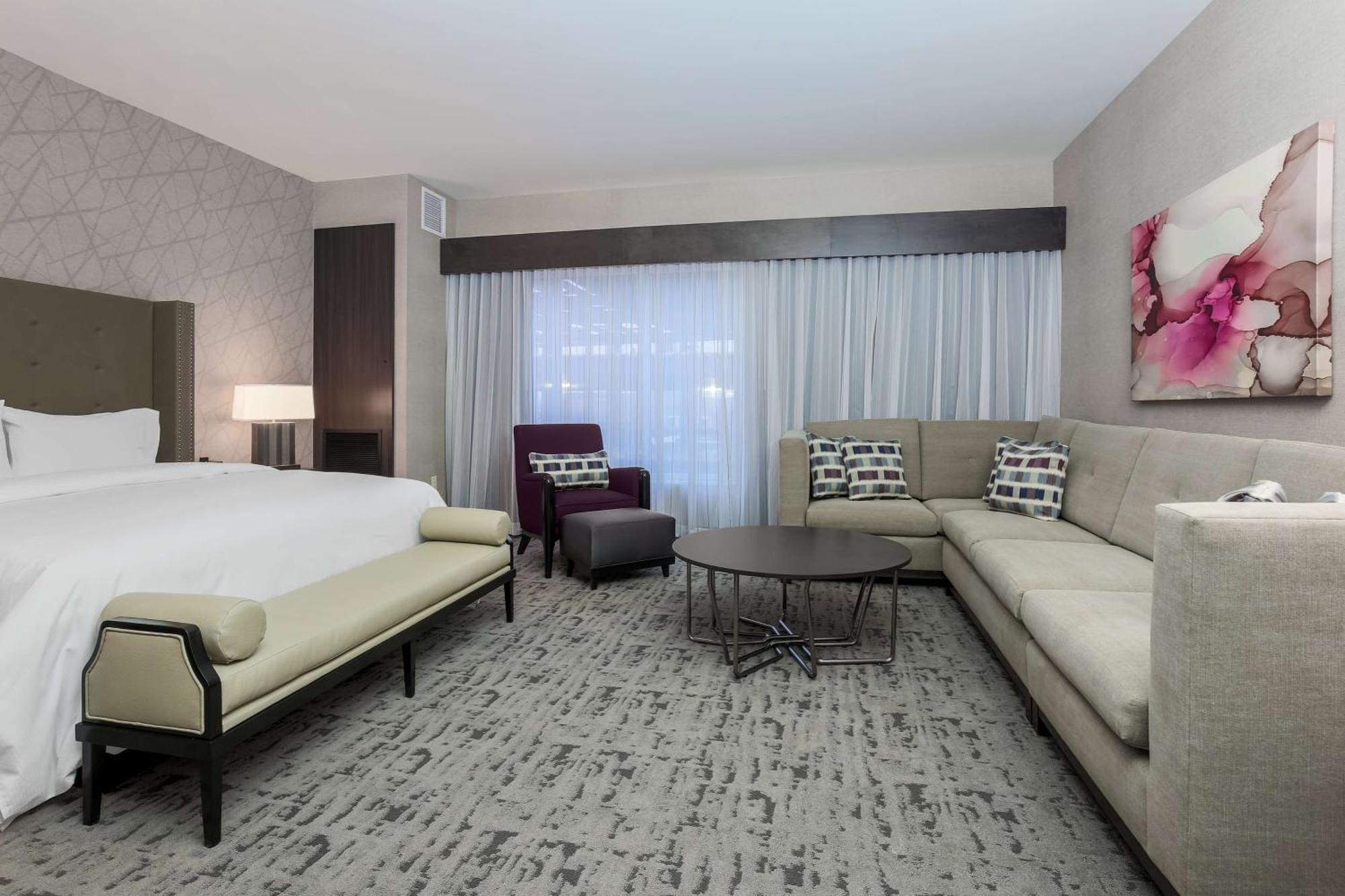 Doubletree By Hilton Evansville Exterior photo